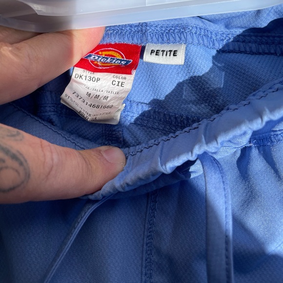 Nurse/EMT Scrubs Dickies brand and HeartSoul! - Picture 16 of 16